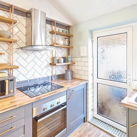 Host & Stay - Friths Скарбъро Екстериор снимка