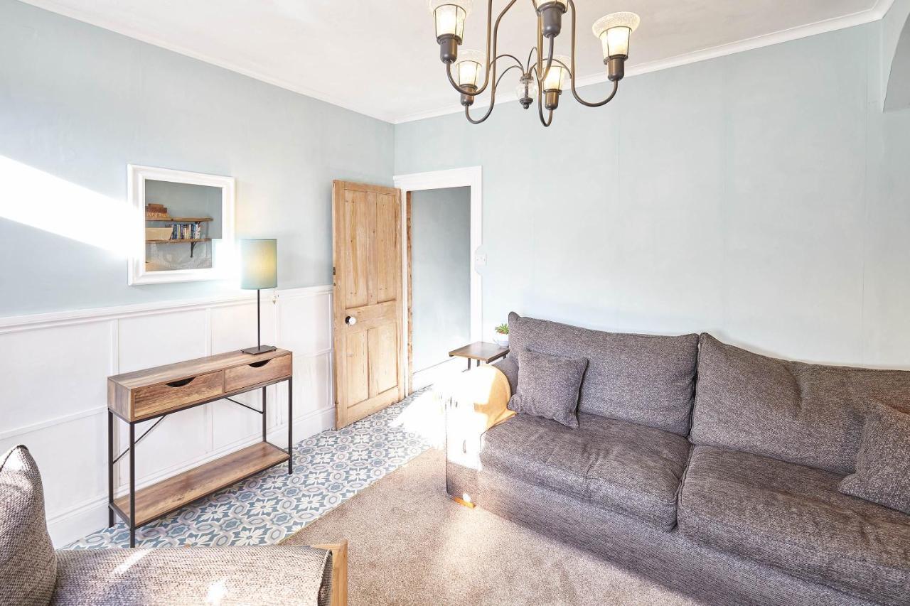 Host & Stay - Friths Скарбъро Екстериор снимка
